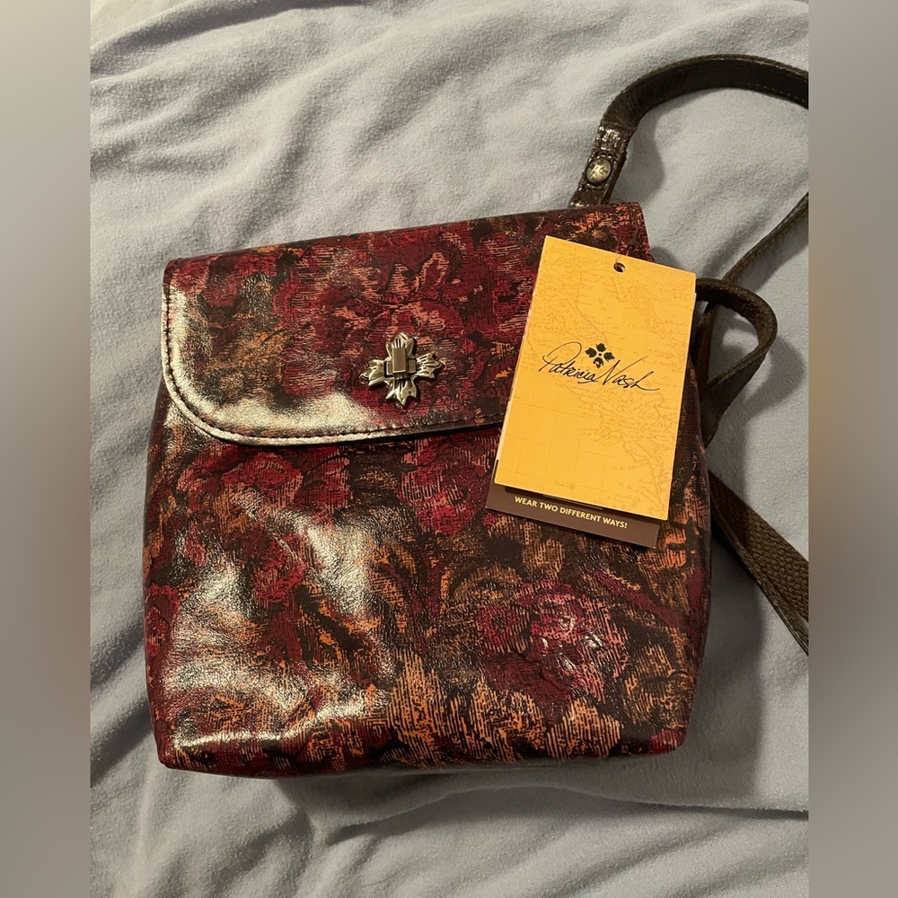 NWT Patricia Nash Brocade Floral Purse/Backpack. 2 Ways to Wear! BRAND NEW!